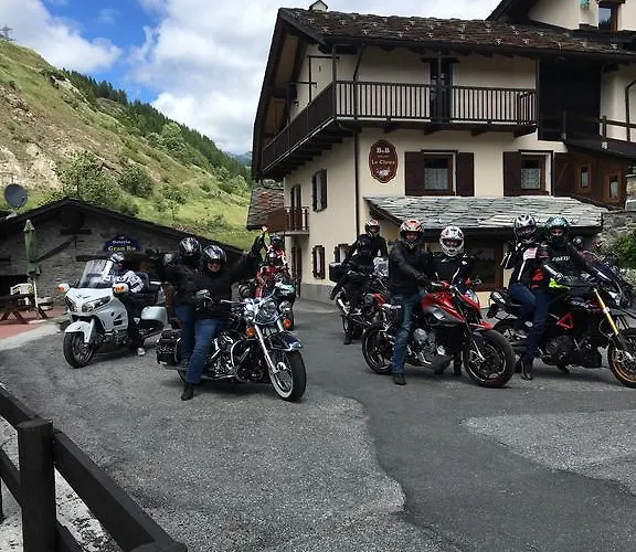 B&B Le Cloux 라튈르