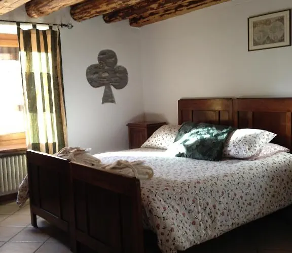 Le Cloux Bed & Breakfast *